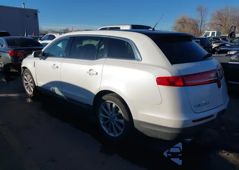 2010 Lincoln Mkt Ecoboost z USA, uszkodzony, nr VIN 2LMHJ5AT6ABJ14459